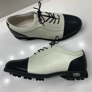 Ladies golf shoes